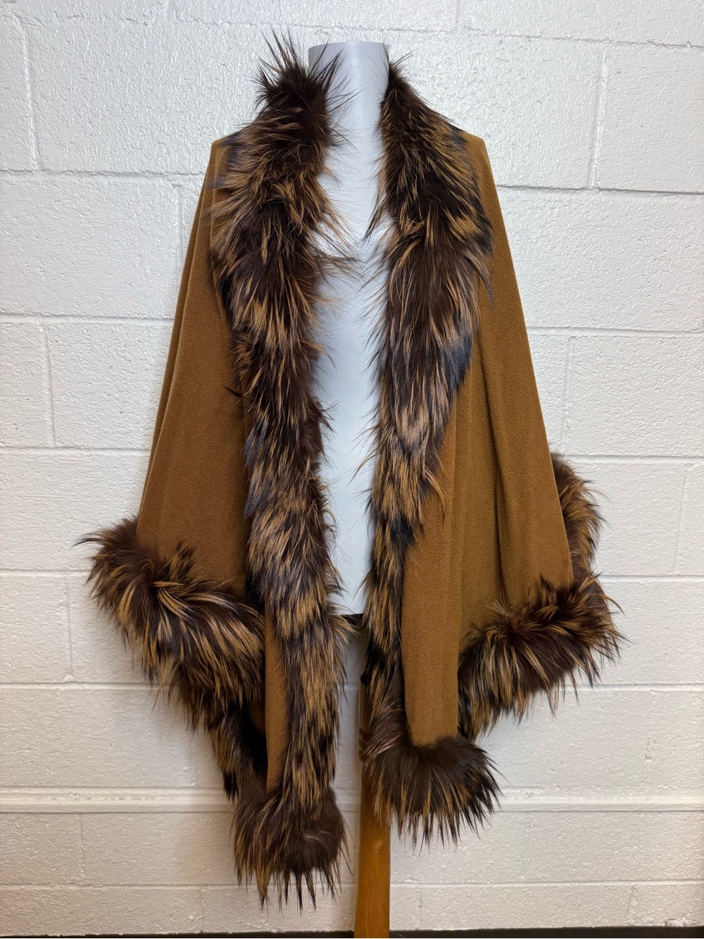 Vintage 80s Camel wool cape coat Real racoon fur trim made in Canada Boho